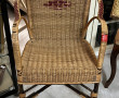 Trois fauteuils en rotin (du scotch roug