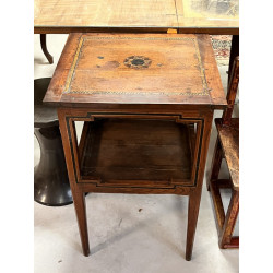 Petite table ancienne en bois fruitier, 
