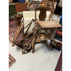 Chaise haute de bébé ancienne en bois : 