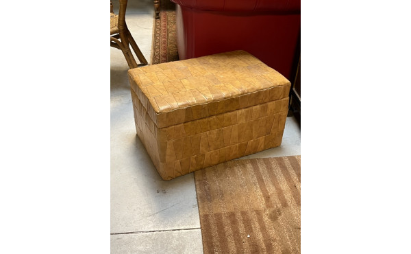 Petite malle gainée de cuir, H 35 x L 60