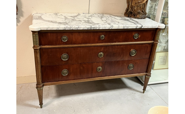 Commode style Louis XVI en placage d'aca