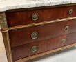 Commode style Louis XVI en placage d'aca