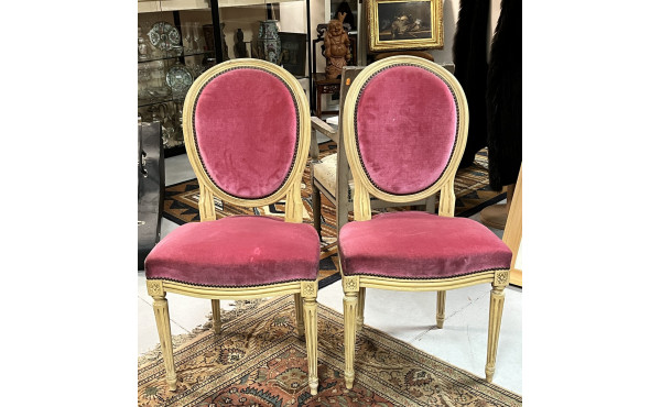 Paire de chaises de style Louis XVI, dos
