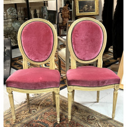 Paire de chaises de style Louis XVI, dos