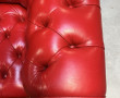 Canapé Chesterfield en cuir rouge (qqs g