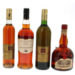 Lot de 4 bouteilles: - 1 B BANYULS BLAN