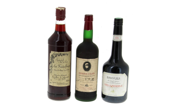 Lot de 3 bouteilles: - 1 B PORTO CALEM 