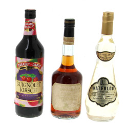 Lot de 3 bouteilles: - 1 B de liqueur d