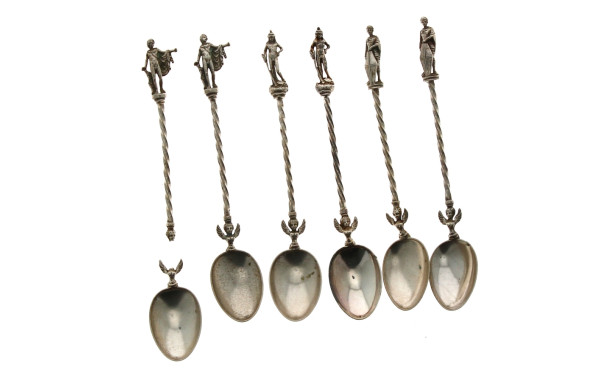 5 petites cuillères en argent, poinçon c