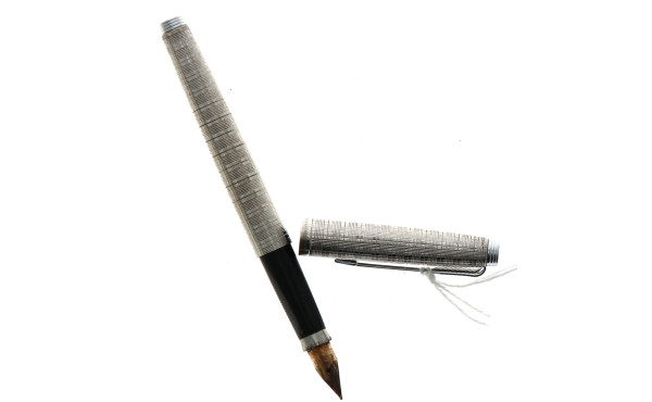 PARKER - Stylo plume or 14 cts, métal ar