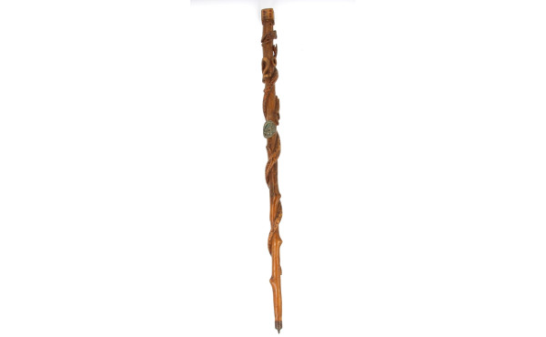 Canne dite de conscrit en bois sculpté à