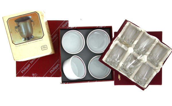 Lot comprenant 6 verres à apéritif à fon