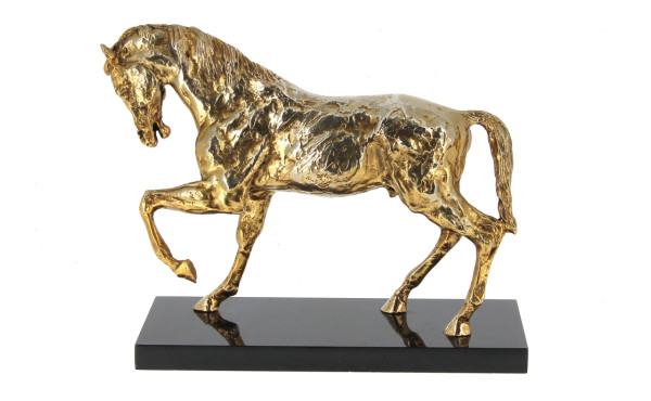 "Cheval", sujet en métal doré, sur base 