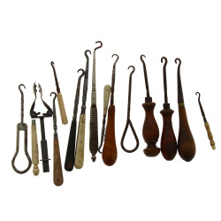 Lot de tire-bottes anciens et divers