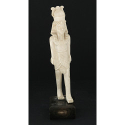 PHARAON égyptien, sujet en ivoire d'hipp