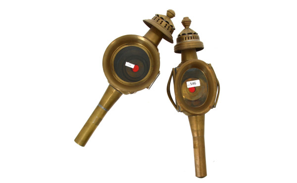 Deux lanternes de carrosse anciennes