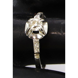 Bague ancienne période ART DECO solitair
