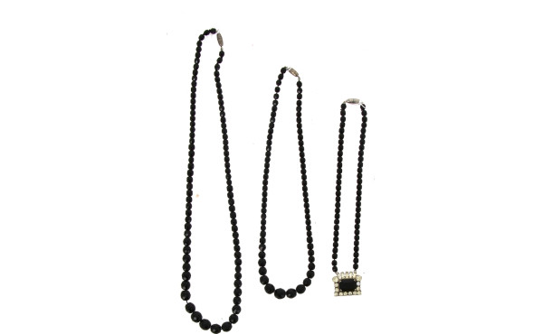 Lot de 3 colliers vintages en perles fac
