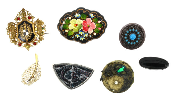 Lot de 7 broches fantaisie vintages (une