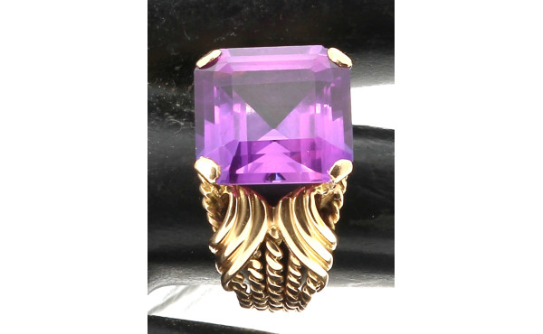 Importante bague en or jaune 18 carats, 
