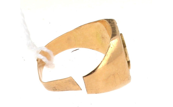 Chevalière en or jaune 18 carats, poinço