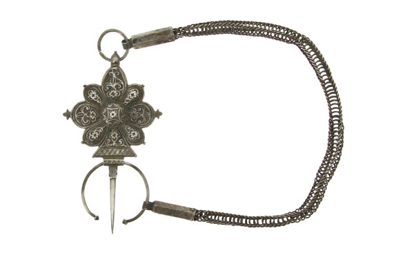Bijoux Berbères : Fibule montée en parur