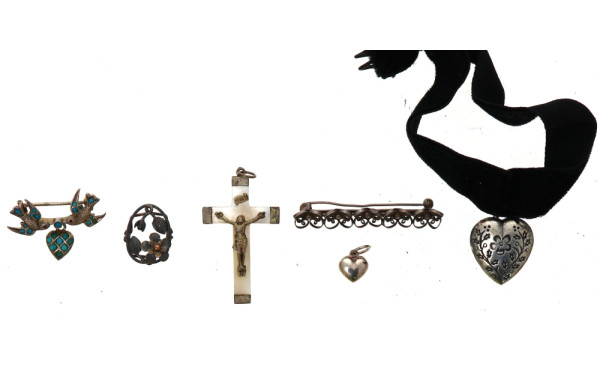 Lot de petits bijoux anciens : pendentif