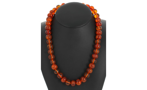 Collier en perles d'ambre, fermoir à vis