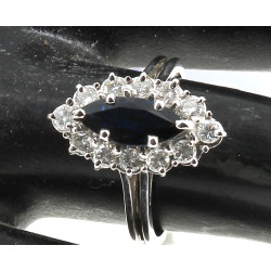 Bague navette en or gris 18 carats, poin
