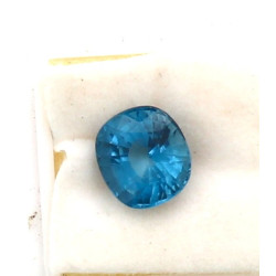 Zircon du Cambodge de forme ovale, envir