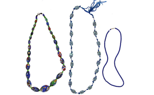 3 colliers style ethnique dans les tons 