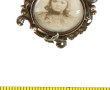 Petite broche porte-photo en argent ento
