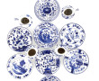 8 petites assiettes et 5 crémiers miniat