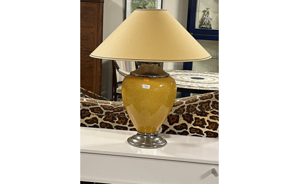 Lampe décorative à piètement en céramiqu