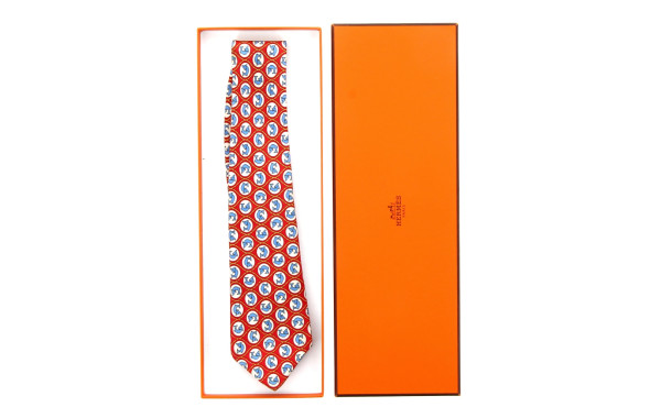 HERMES Paris - Cravate en soie à fond ro
