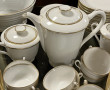 Service de table en porcelaine blanche e