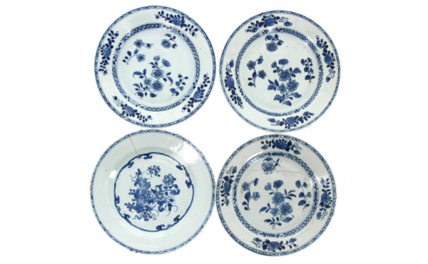 CHINE XVIIIème - Assiette en porcelaine 