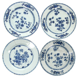 CHINE XVIIIème - Assiette en porcelaine 