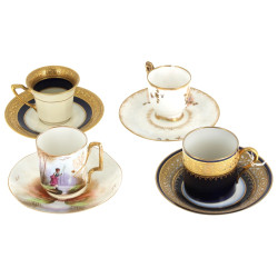 4 tasses et sous-tasses en porcelaine de