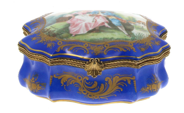 Dans le goût de SEVRES - Grand coffret d
