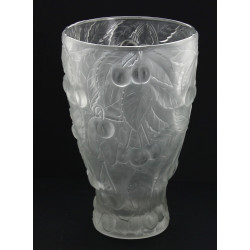 Vase en verre moulé et dépoli à décor en