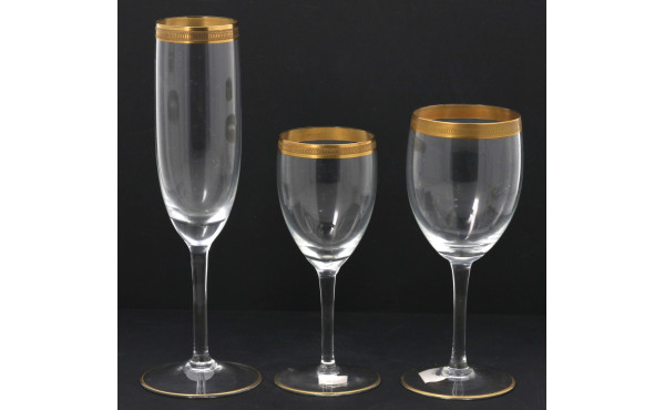 Partie de service de verres à pied en cr