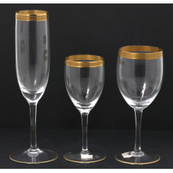 Partie de service de verres à pied en cr