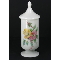 Pot couvert en opaline blanche à décor d
