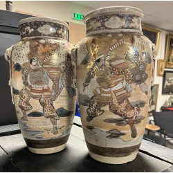 JAPON - Paire de vases en céramique poly