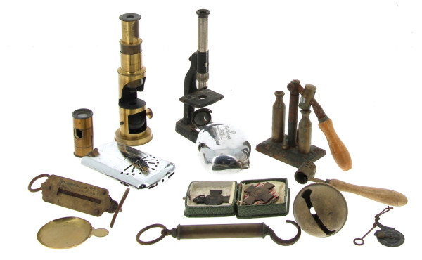 Lot de divers comprenant microscopes anc
