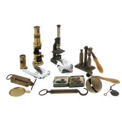 Lot de divers comprenant microscopes anc