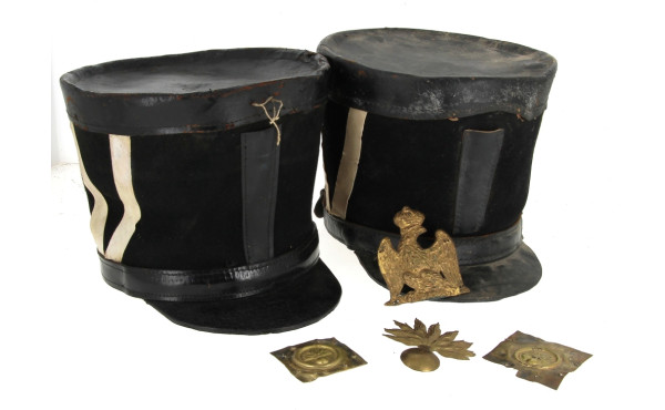 Deux chapeaux de grognard avec petits lo