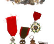 Lot de bibelots divers dont médailles en