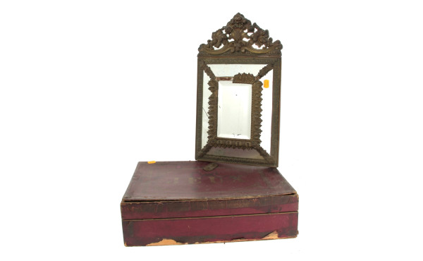 Coffret de jeux de société ancien (boîte
